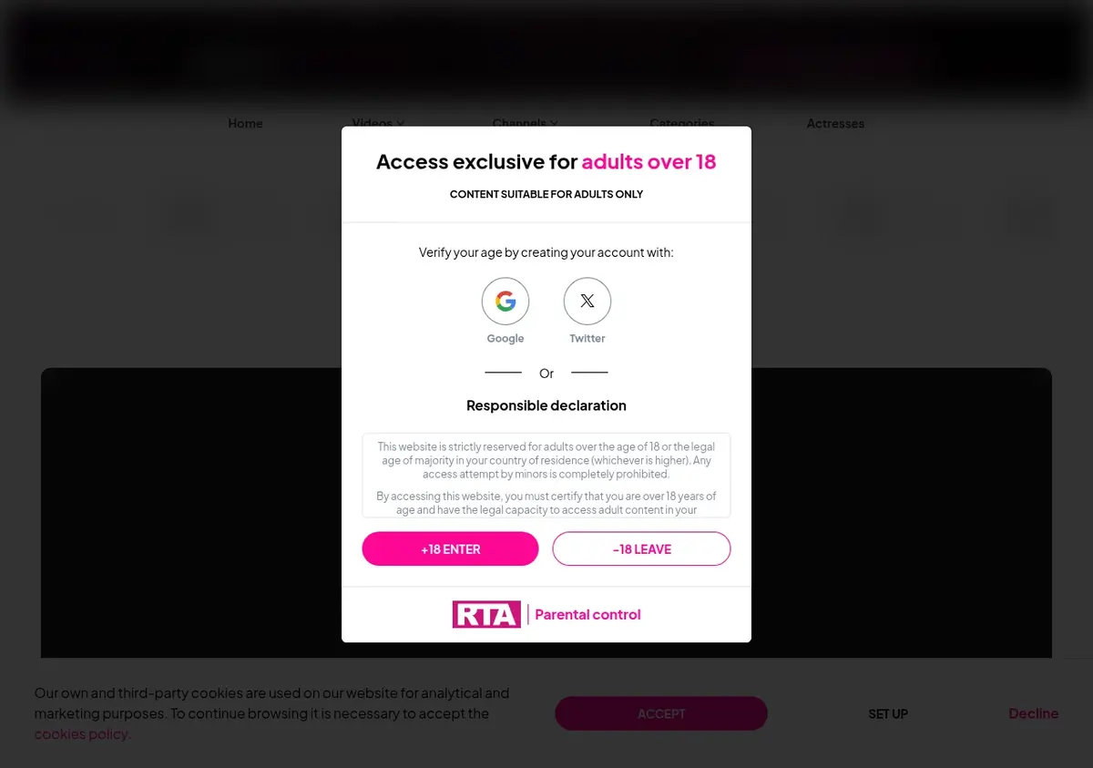 FAkings TV Downloader page open in the browser